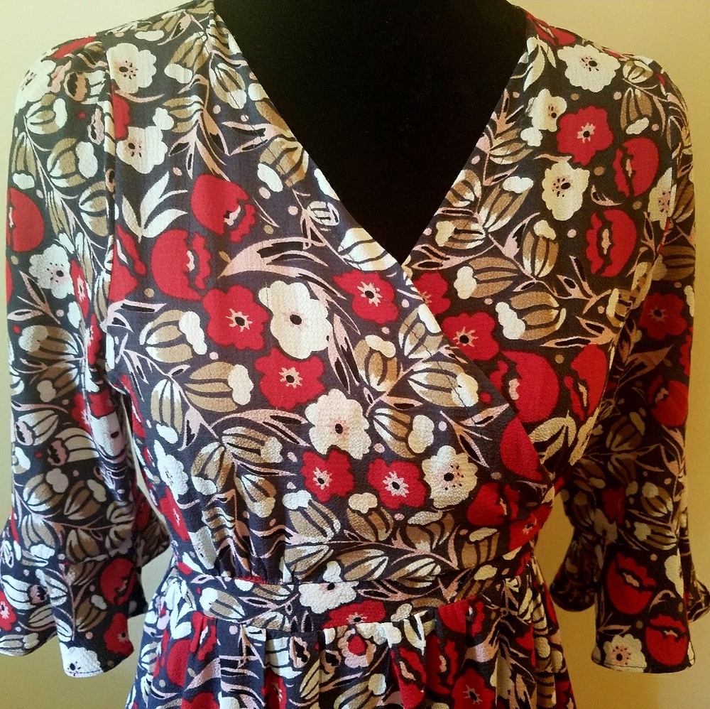 Hayden Midi Dress. Size Small!